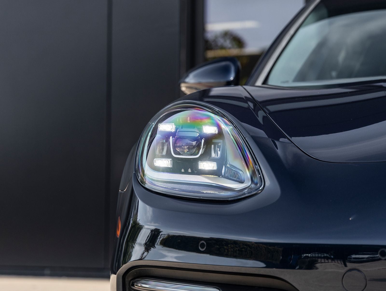 2023 Porsche Panamera 4 Platinum Edition