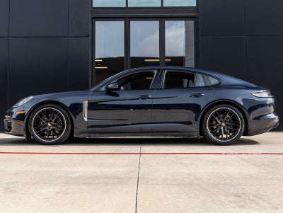 2023 Porsche Panamera 4 Platinum Edition