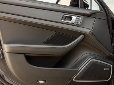 2023 Porsche Panamera 4 Platinum Edition