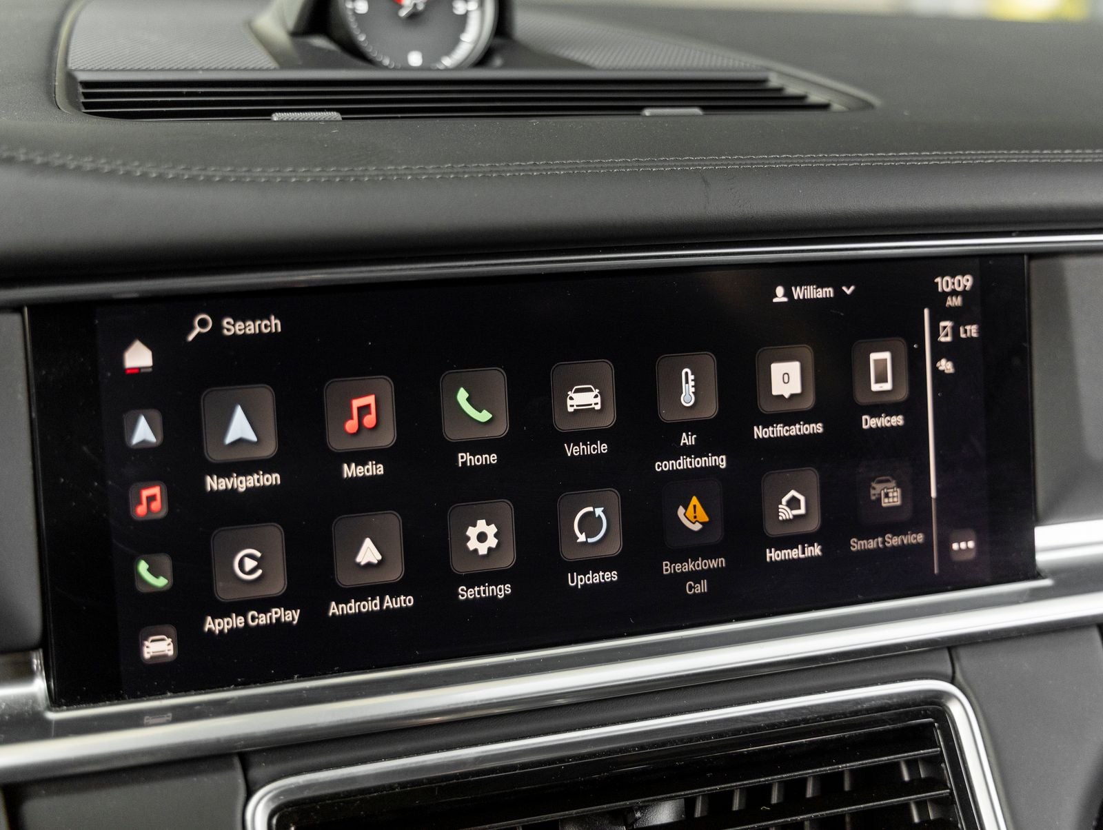 2023 Porsche Panamera 4 Platinum Edition