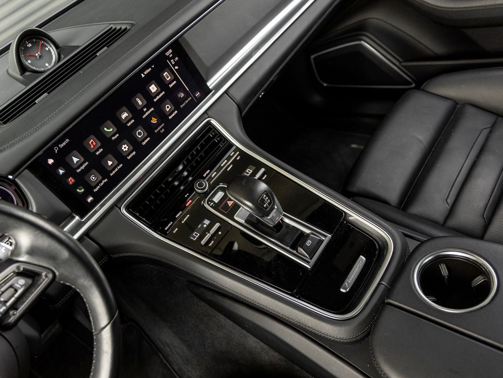 2023 Porsche Panamera 4 Platinum Edition