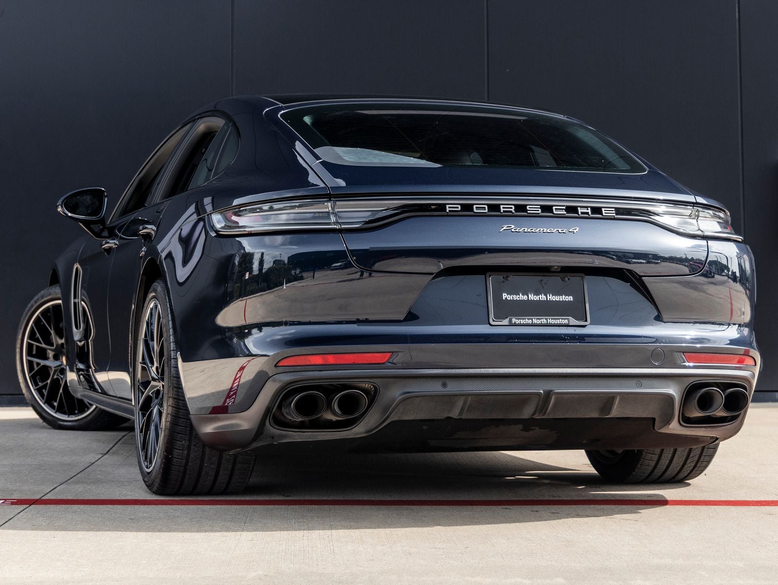 2023 Porsche Panamera 4 Platinum Edition