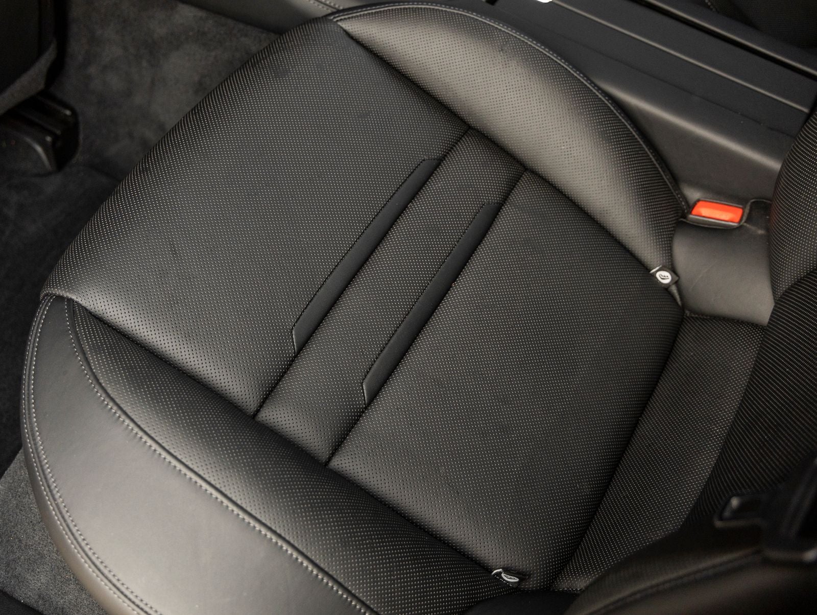2023 Porsche Panamera 4 Platinum Edition