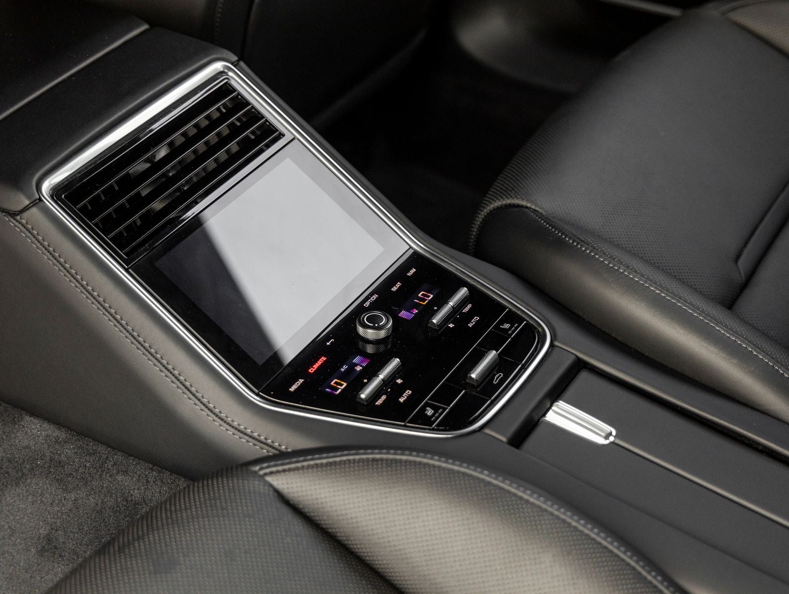 2023 Porsche Panamera 4 Platinum Edition