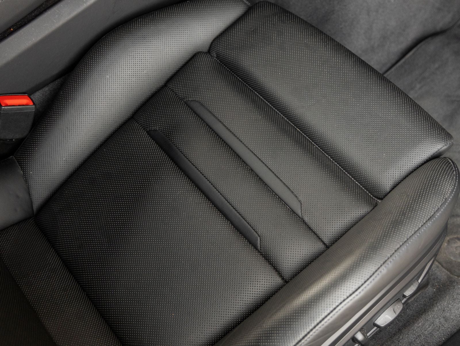 2023 Porsche Panamera 4 Platinum Edition