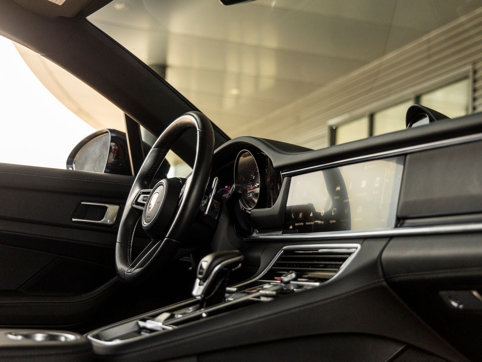 2023 Porsche Panamera 4 Platinum Edition