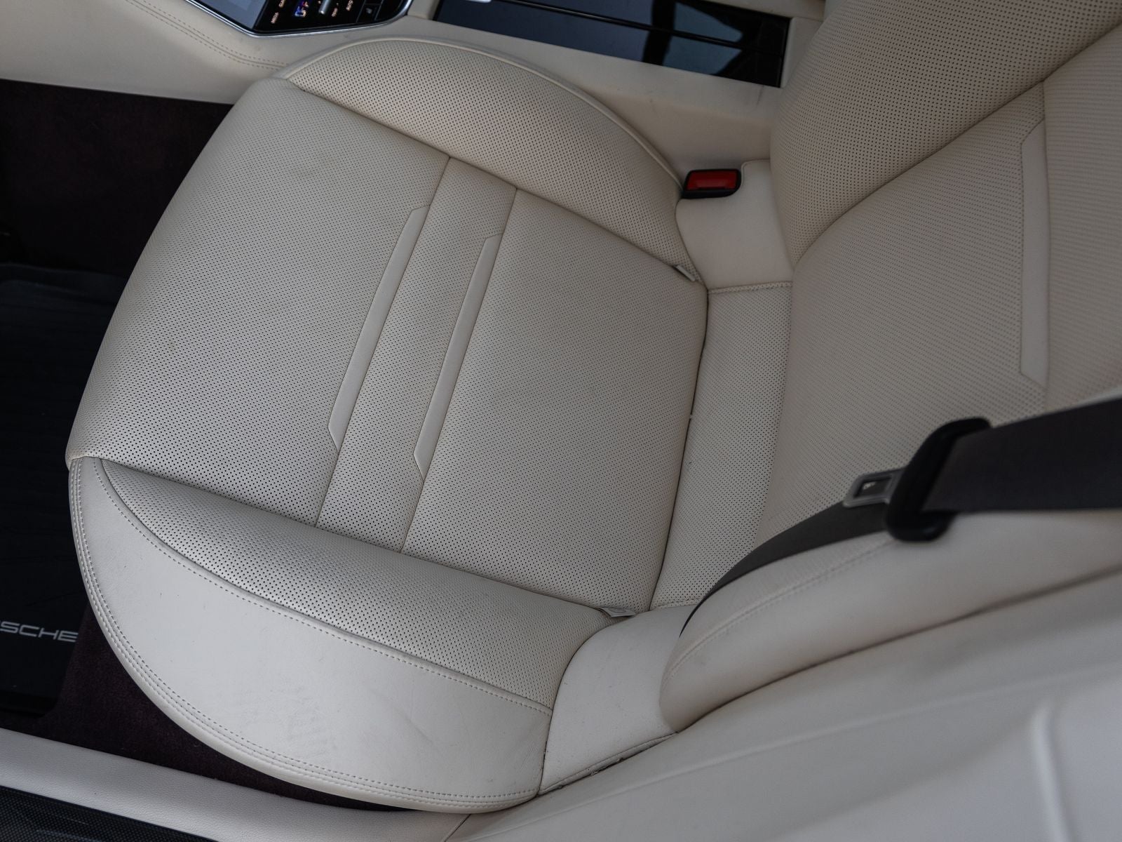2022 Porsche Panamera 4
