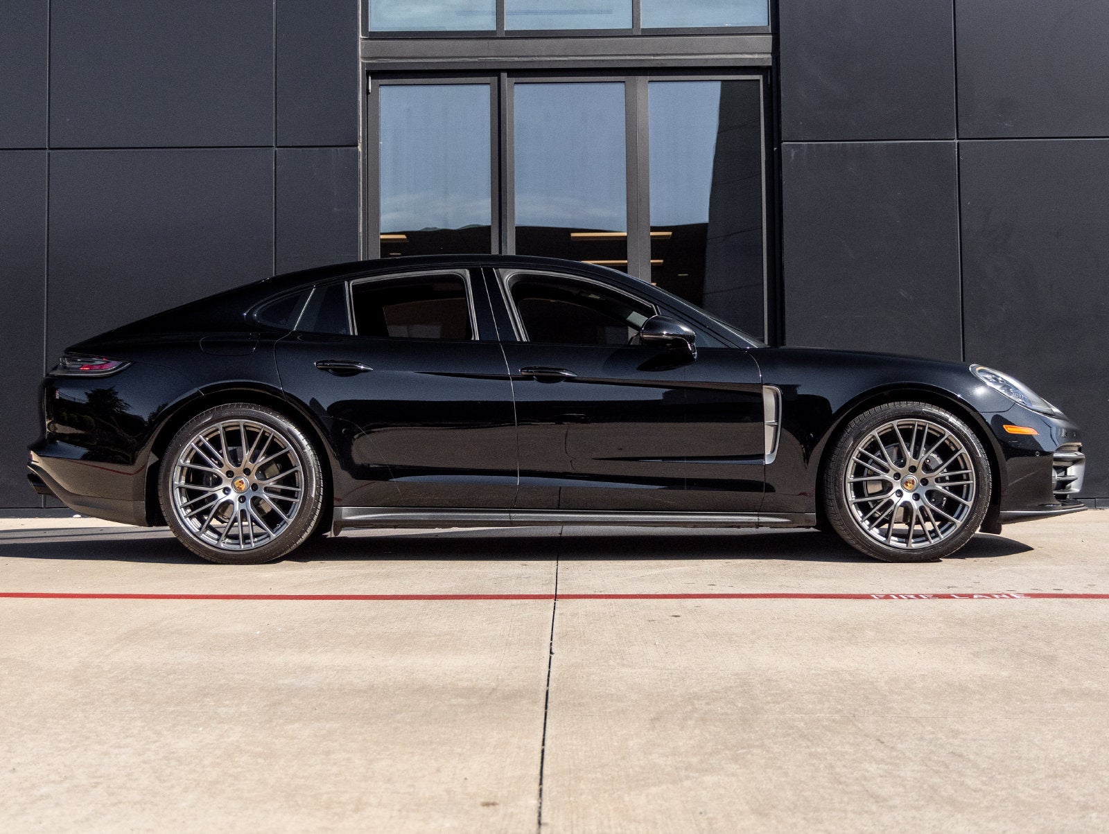 2023 Porsche Panamera Panamera 4 Platinum Edition