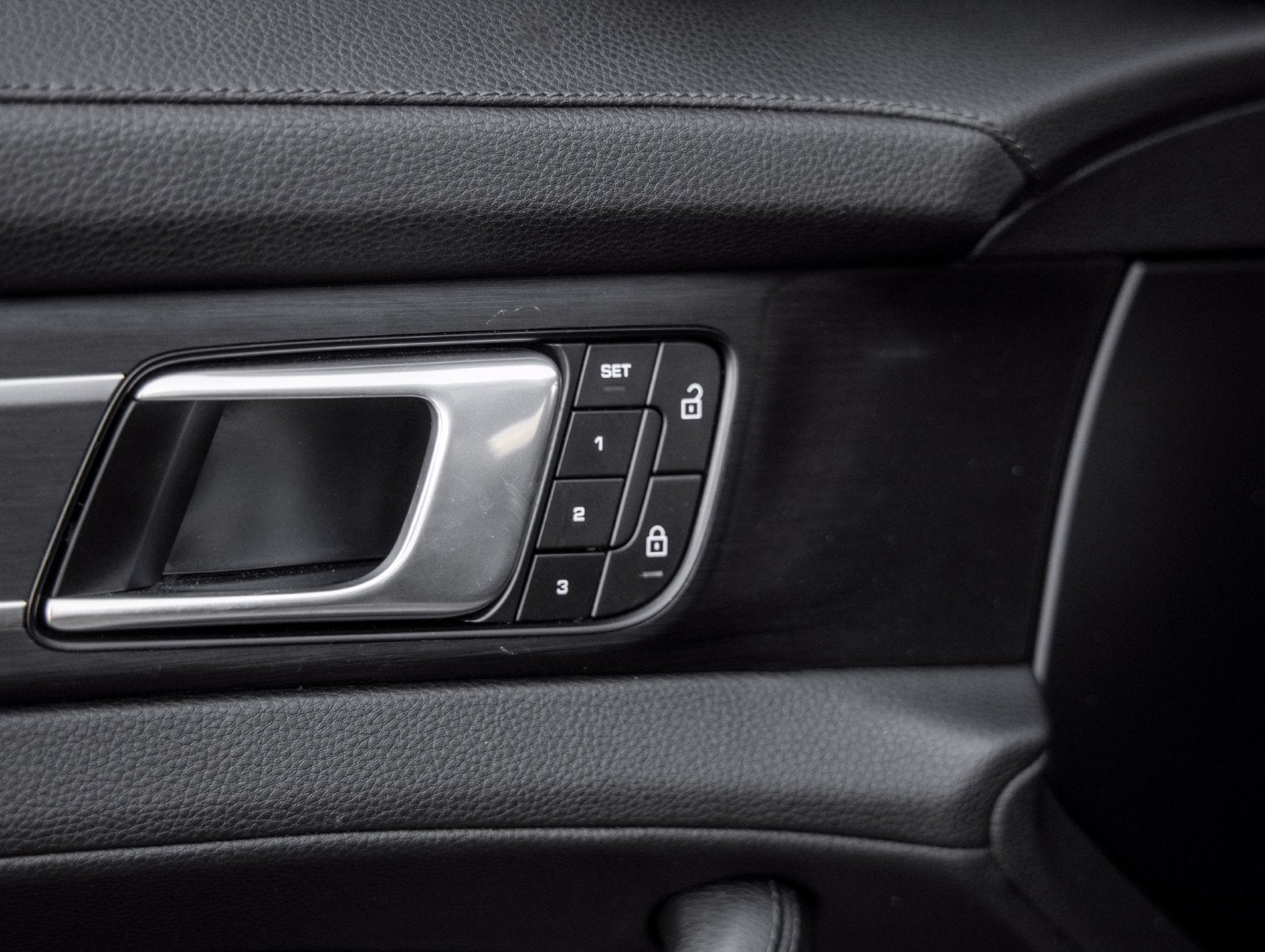 2023 Porsche Panamera Panamera 4 Platinum Edition