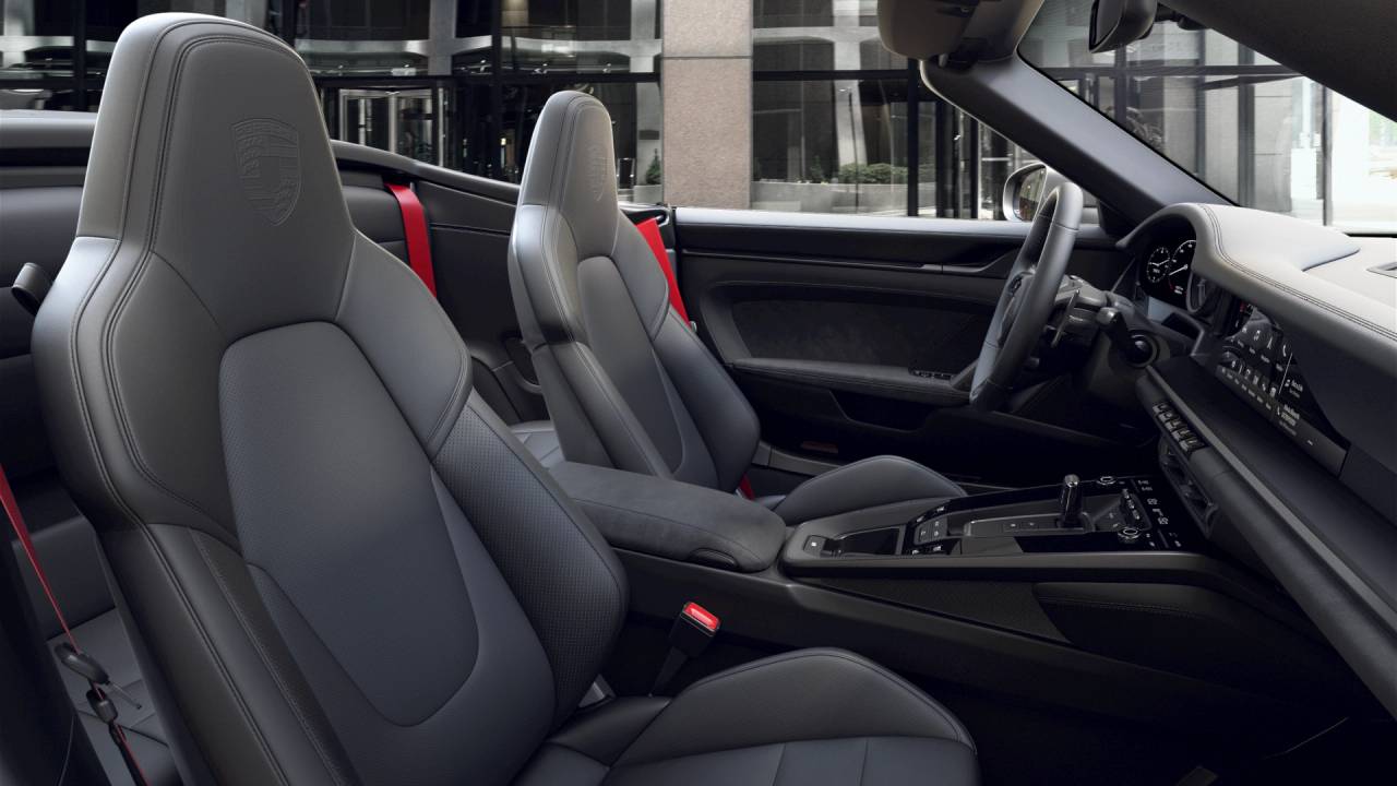 2022 Porsche 911 911 Carrera GTS Cabriolet (MY22)