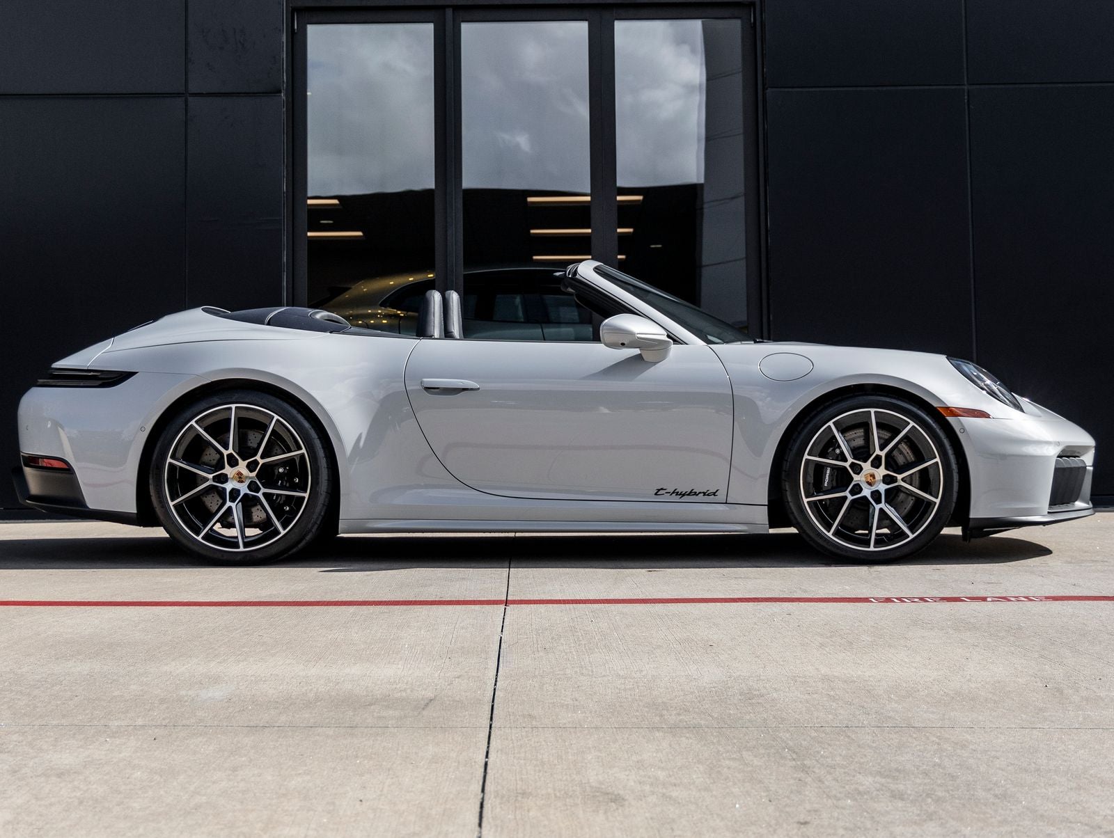 2026 Porsche 911 Carrera GTS Cabriolet