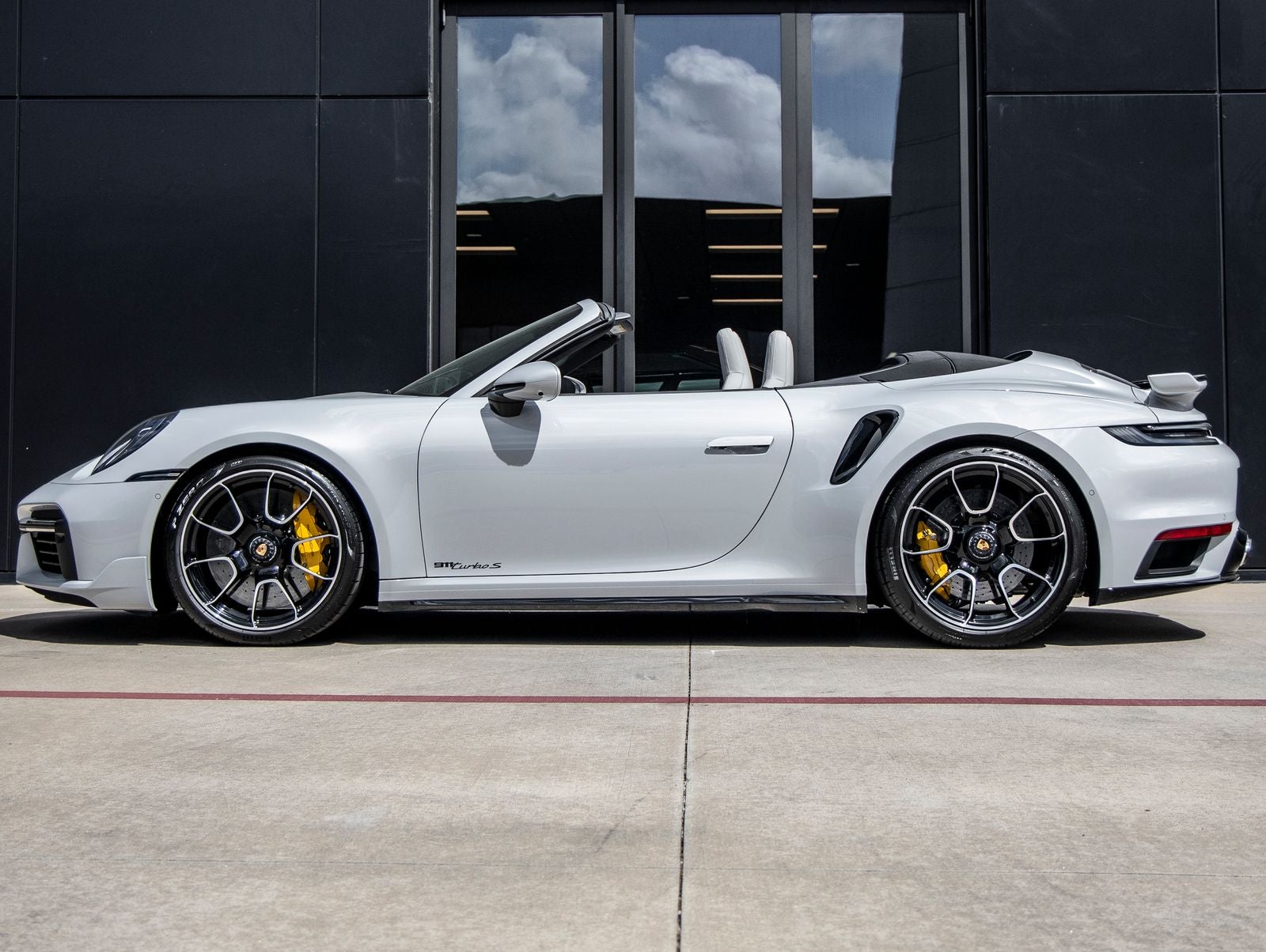 2025 Porsche 911 911 Turbo S Cabriolet