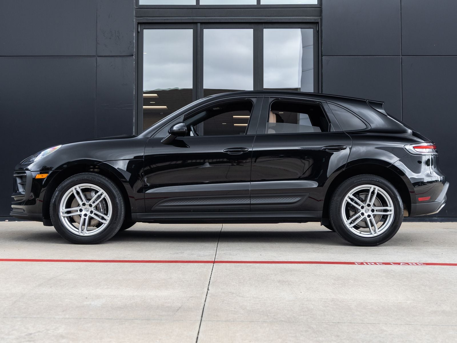 2024 Porsche Macan Macan (MY24)