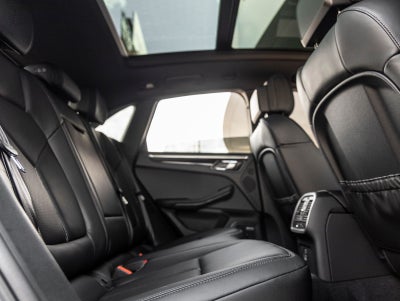 2026 Porsche Macan AWD