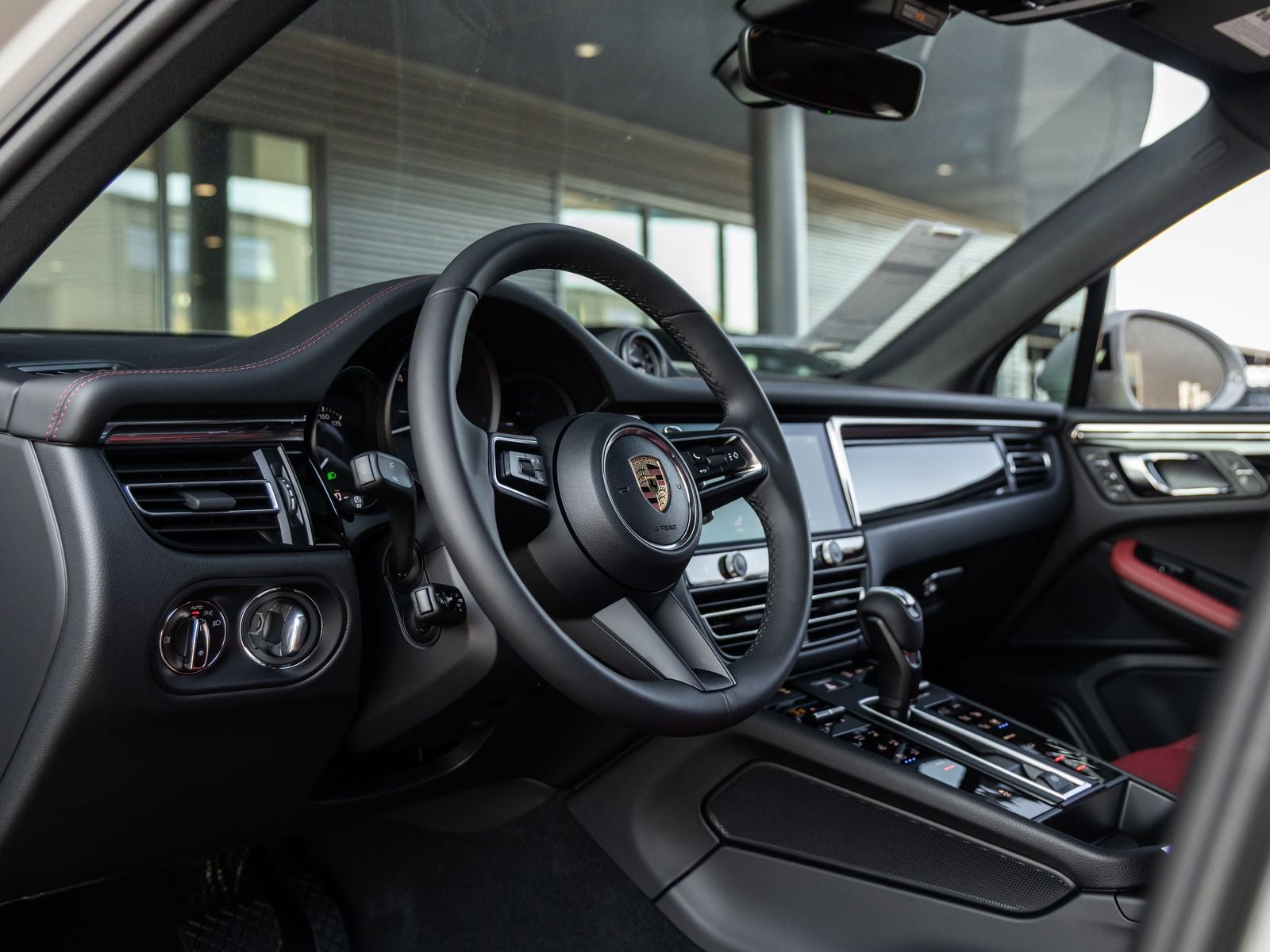 2026 Porsche Macan AWD