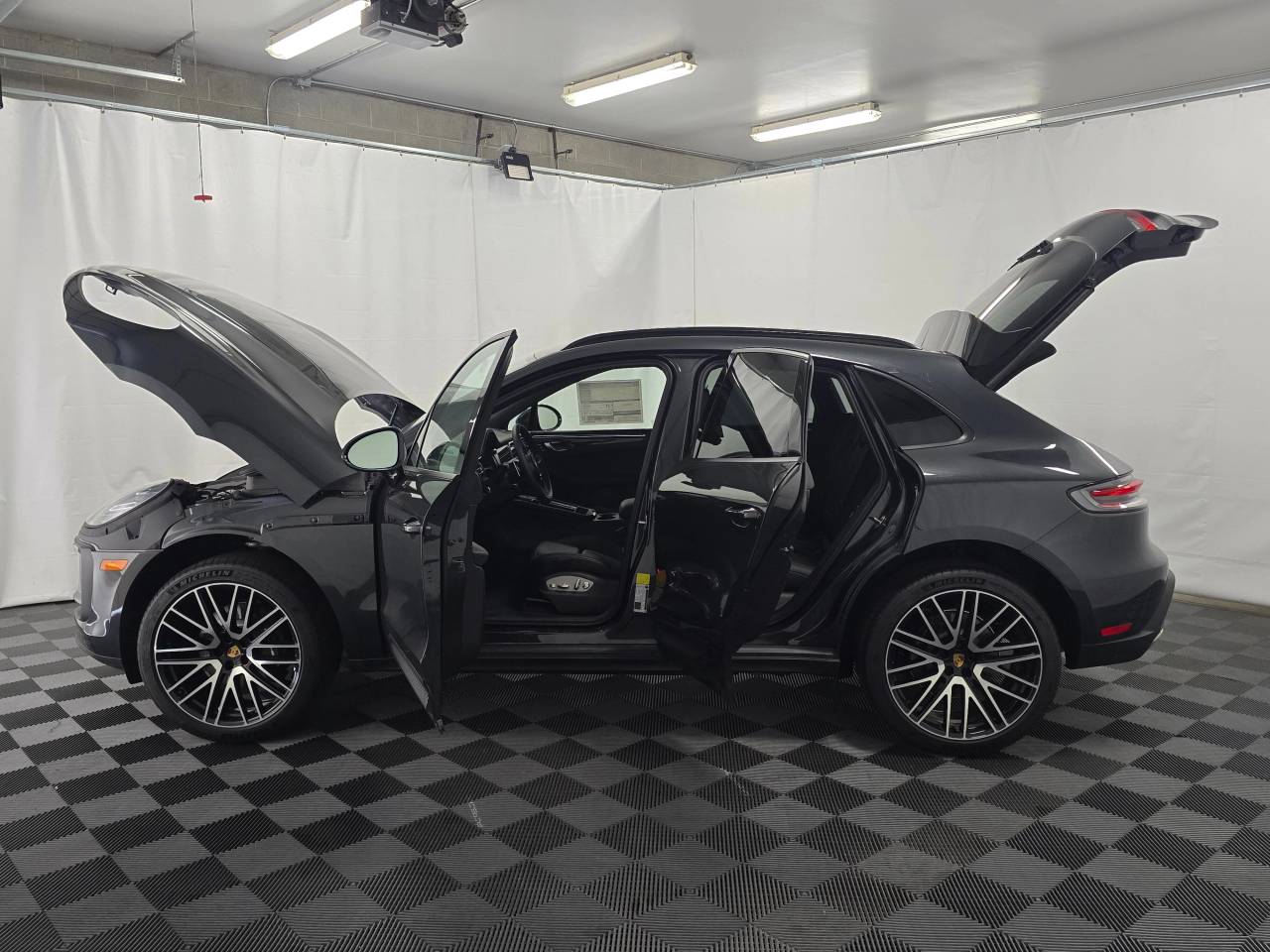 2026 Porsche Macan Macan