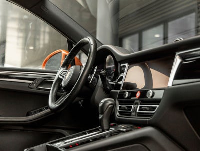 2022 Porsche Macan Macan