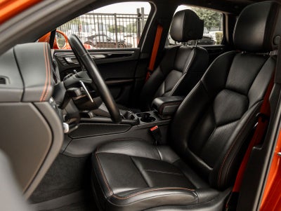 2022 Porsche Macan Macan