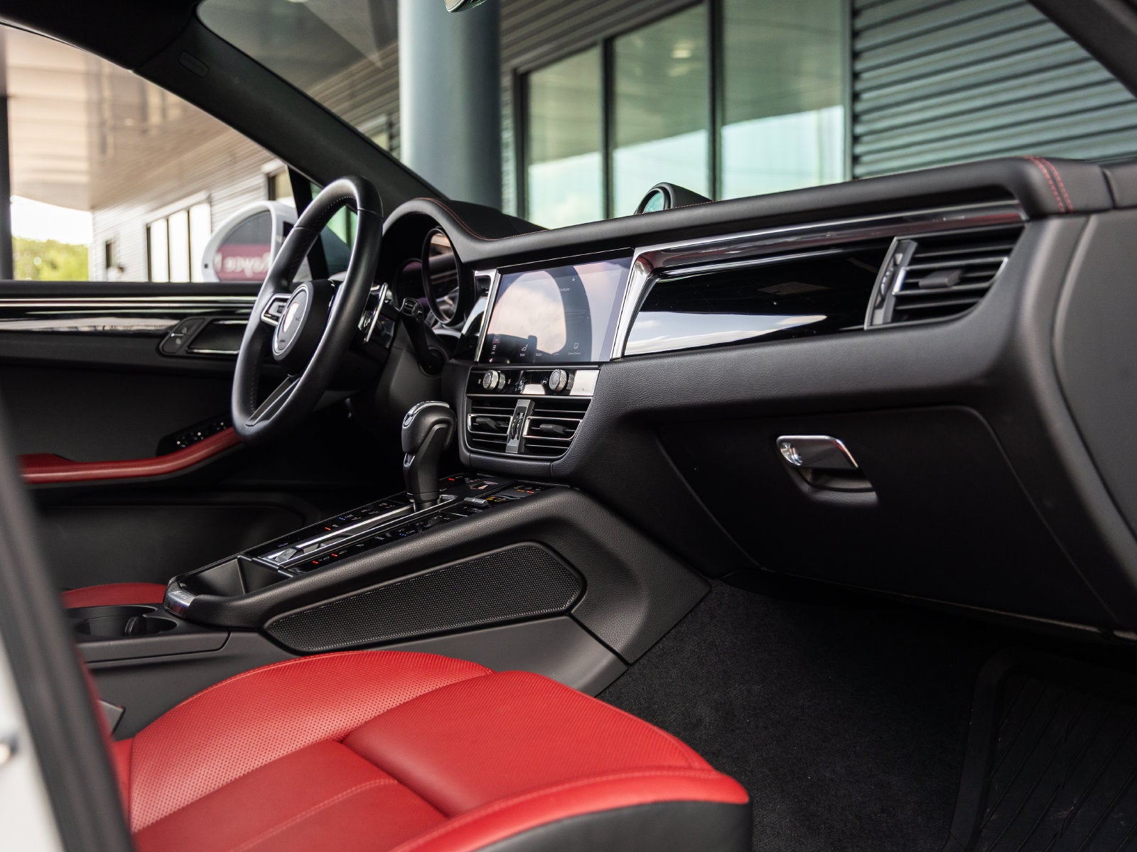 2025 Porsche Macan Macan