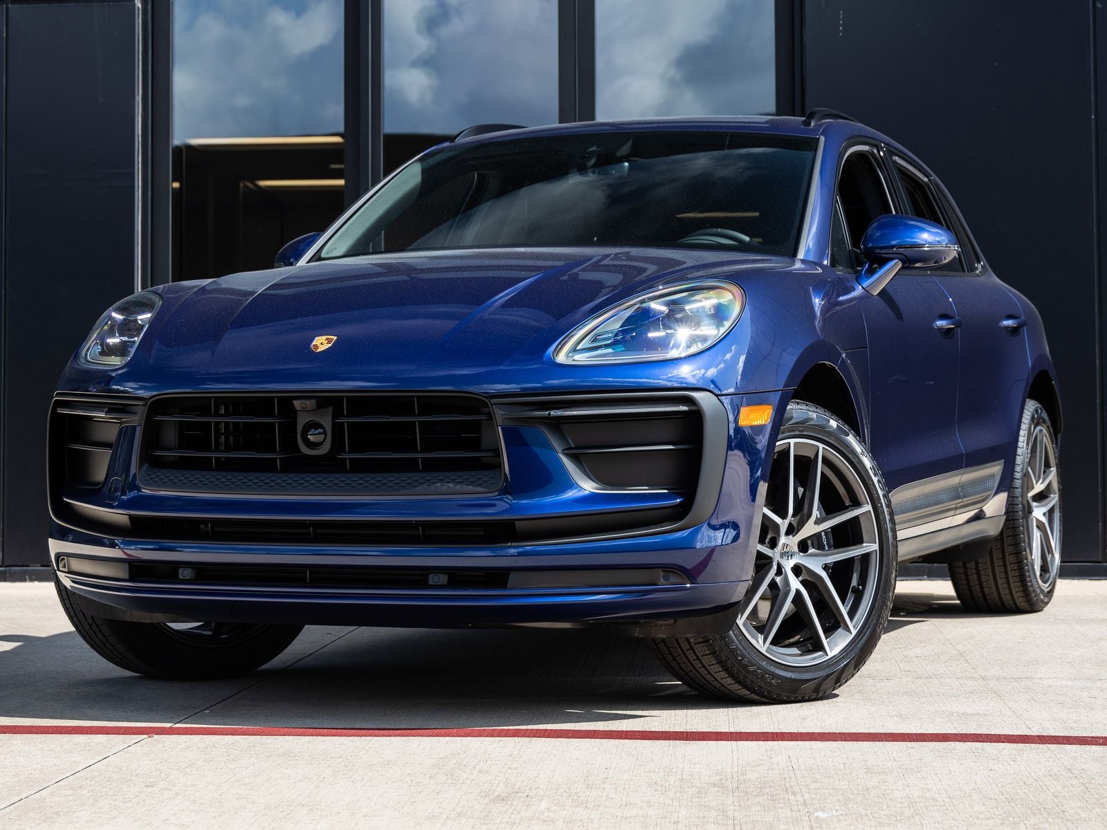 2025 Porsche Macan AWD