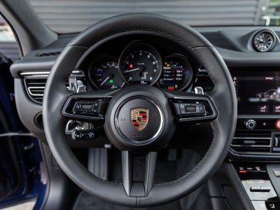 2025 Porsche Macan AWD