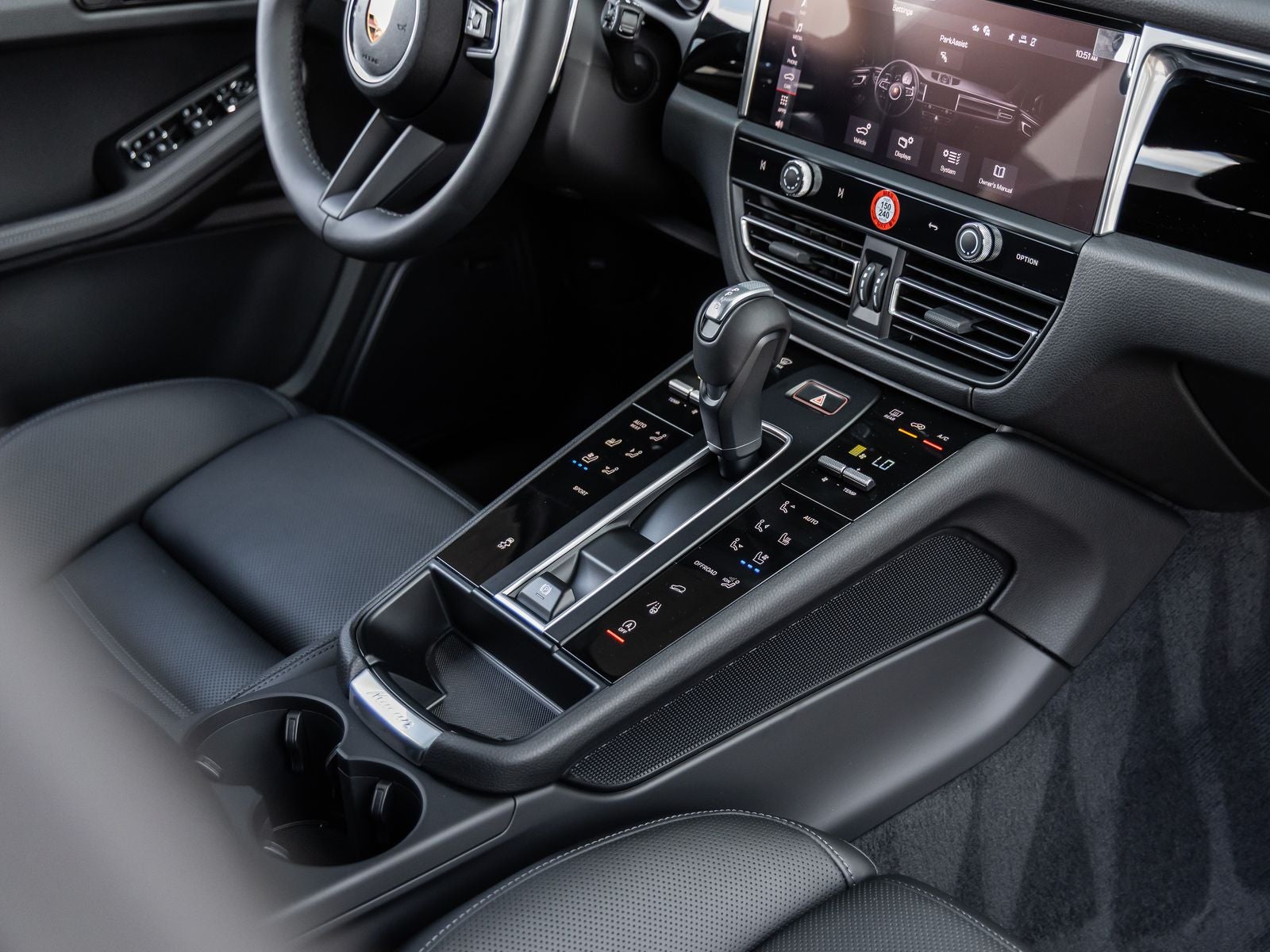 2025 Porsche Macan AWD