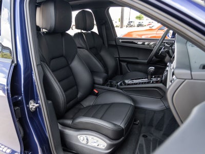 2025 Porsche Macan AWD