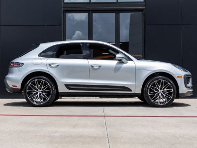 2026 Porsche Macan AWD