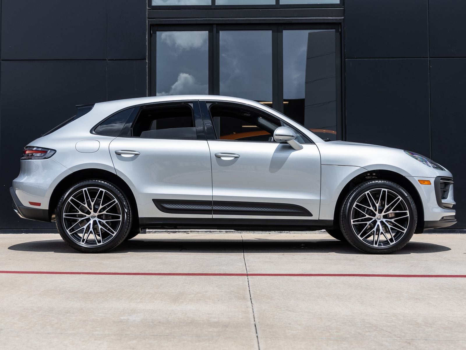 2026 Porsche Macan AWD