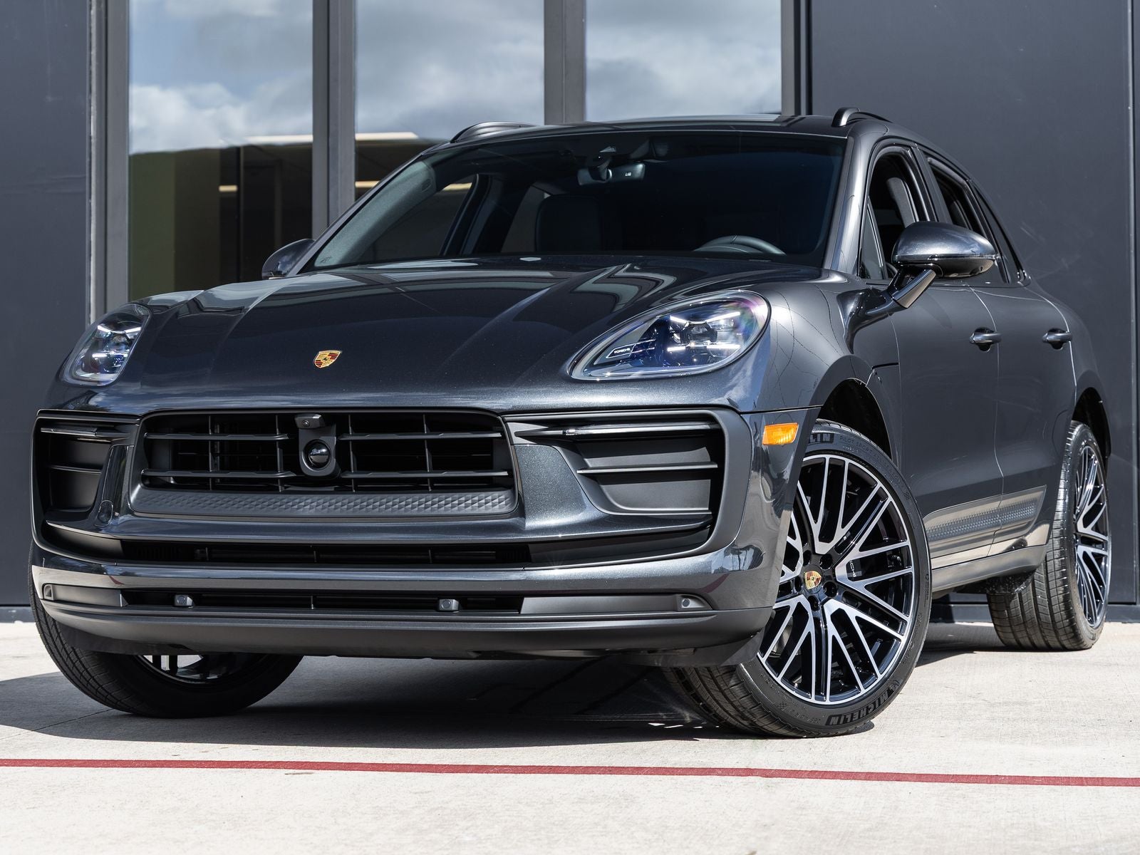 2026 Porsche Macan AWD