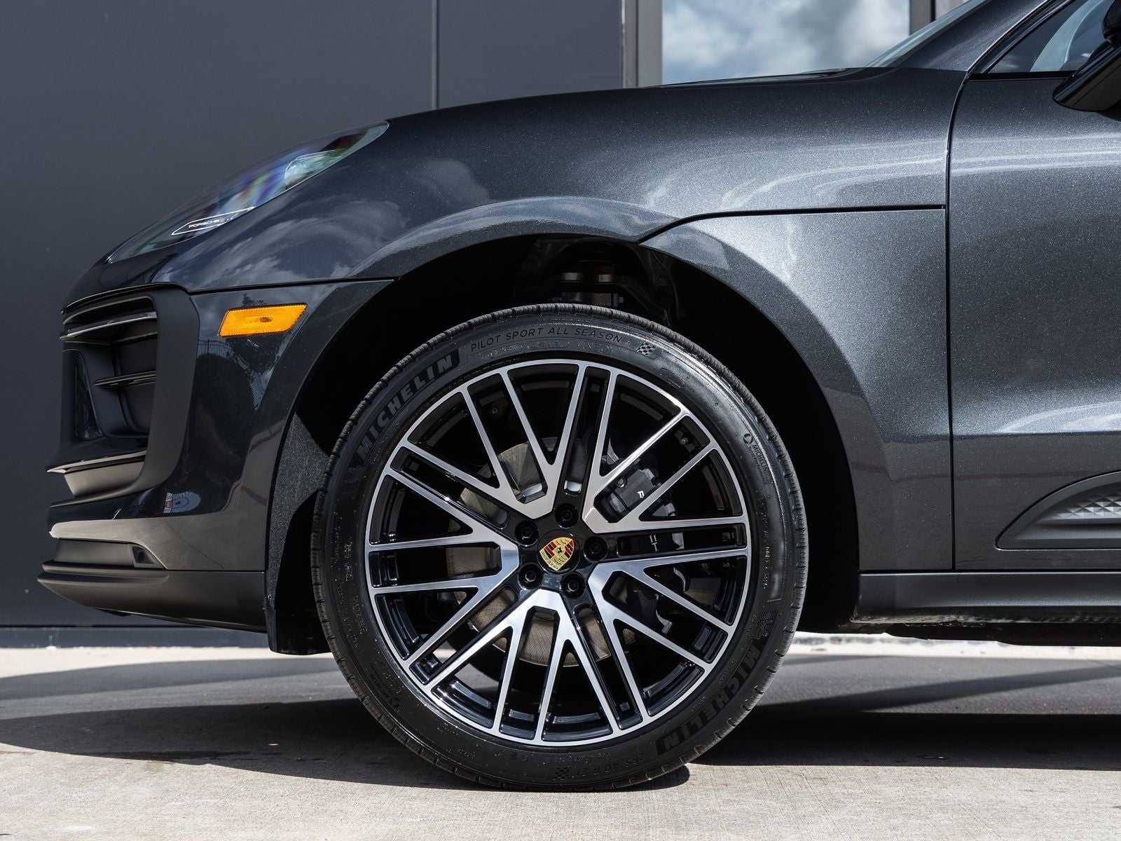 2026 Porsche Macan AWD