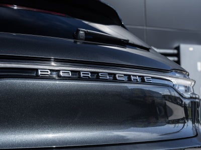2026 Porsche Macan AWD