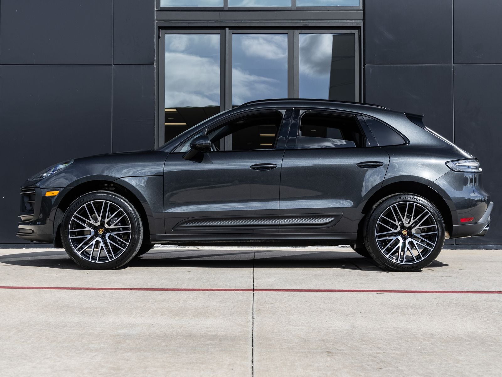 2026 Porsche Macan AWD