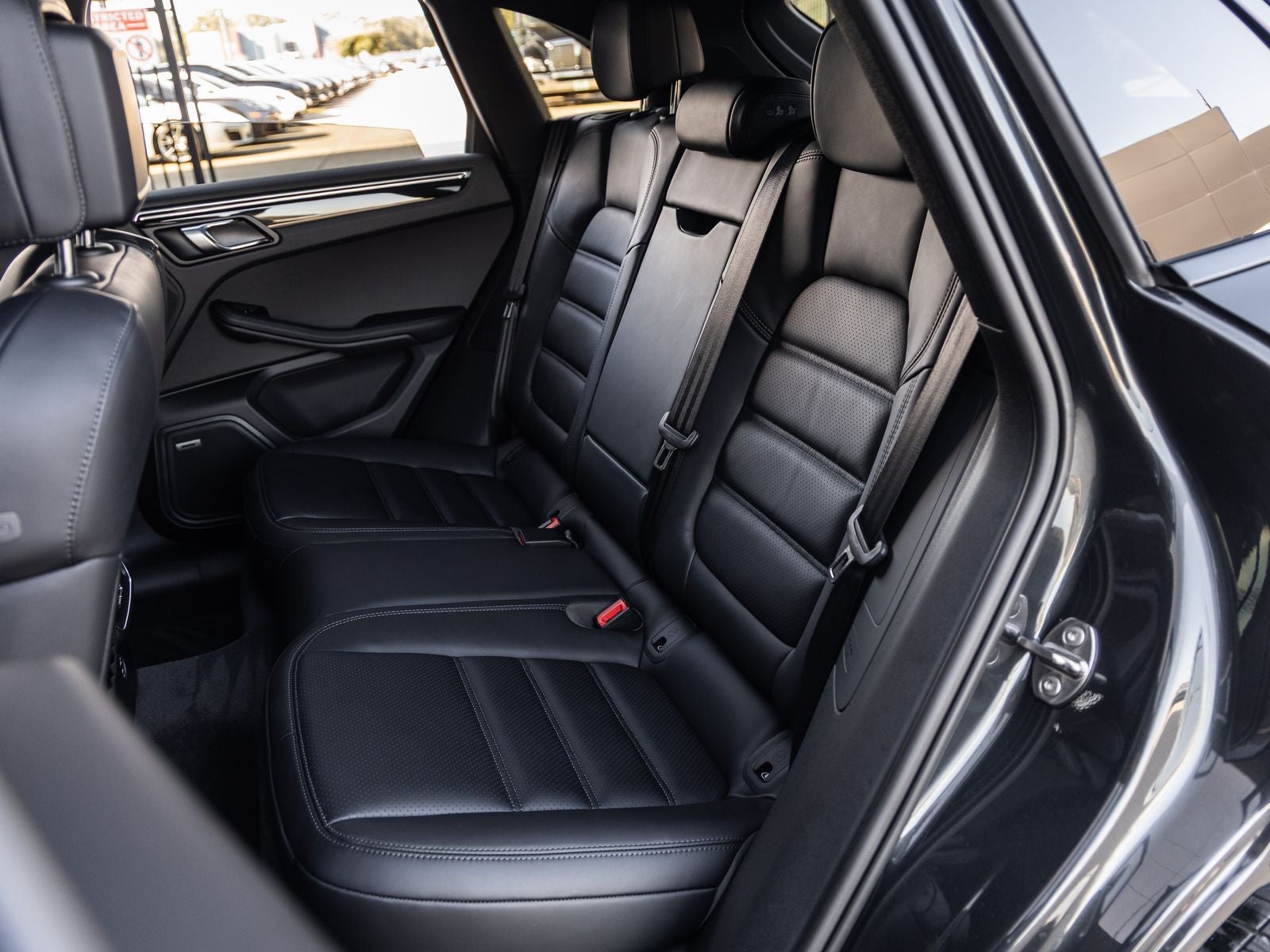 2026 Porsche Macan AWD