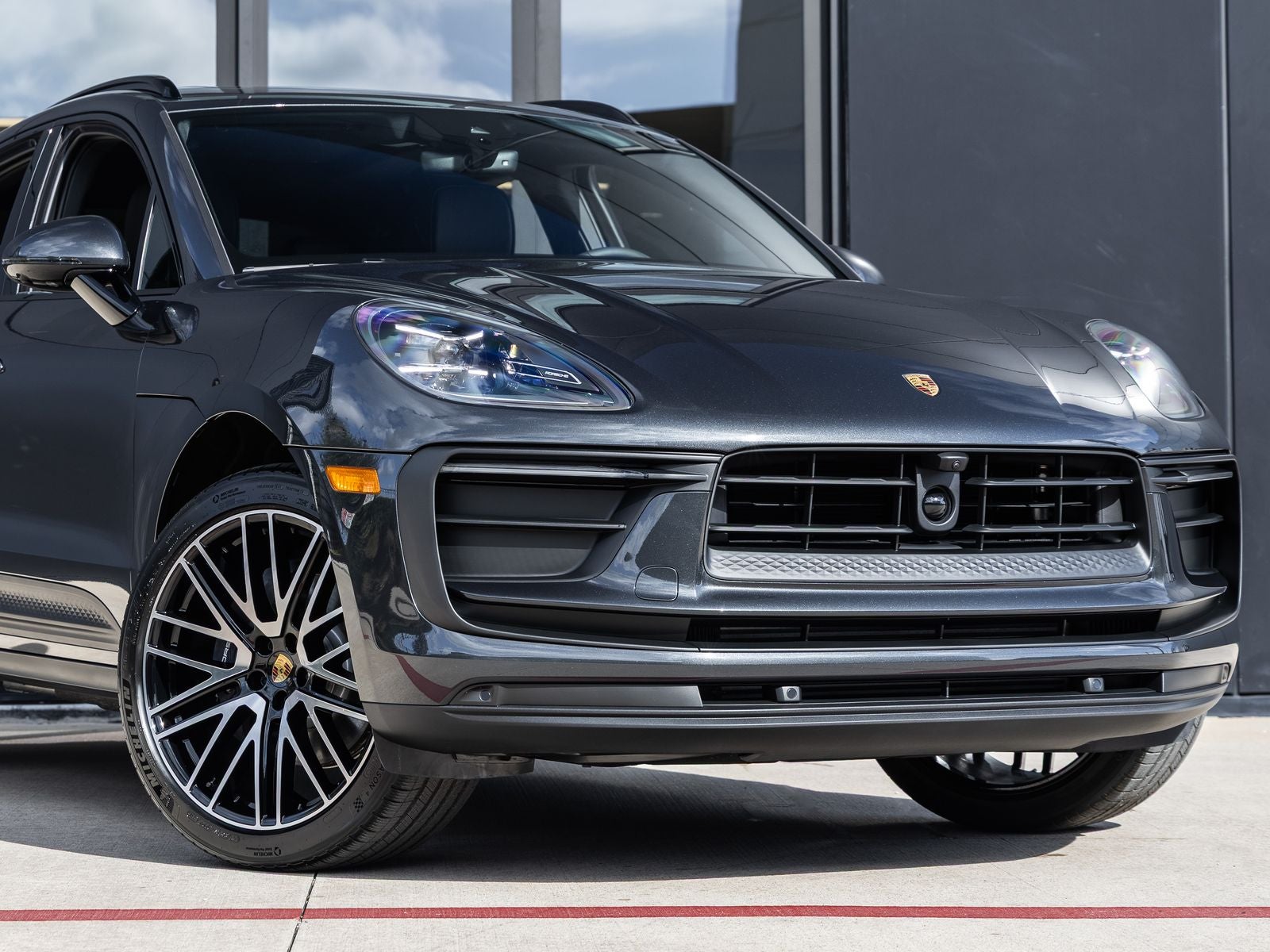 2026 Porsche Macan AWD
