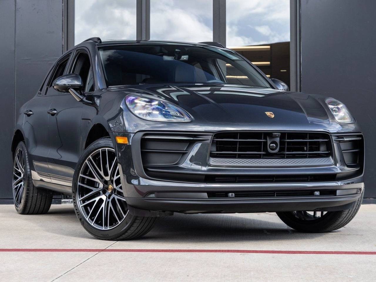 2026 Porsche Macan AWD