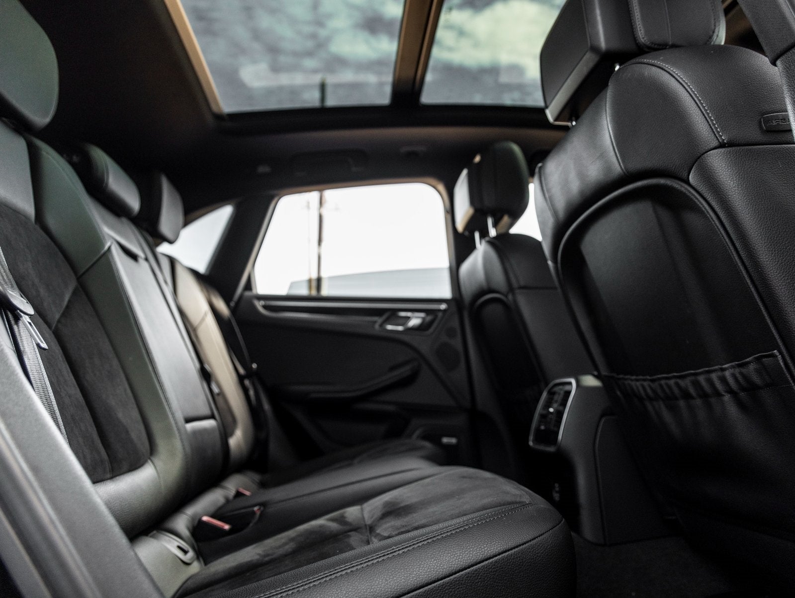 2021 Porsche Macan Macan