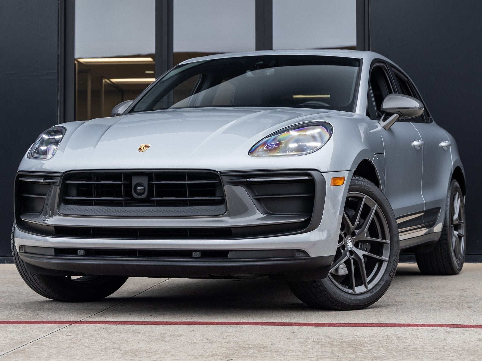 2023 Porsche Macan Macan T (MY23)