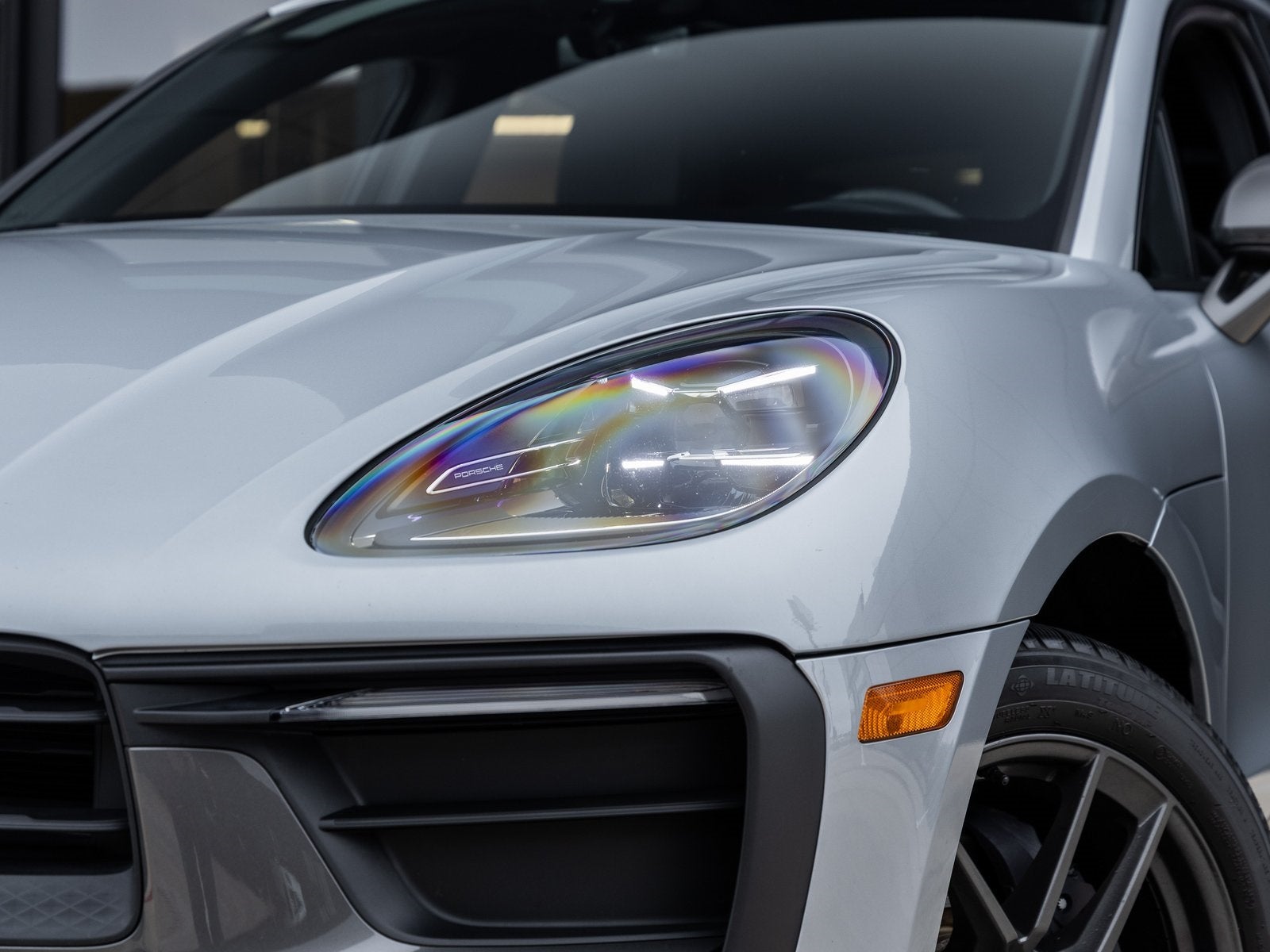 2023 Porsche Macan Macan T (MY23)