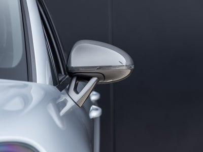 2023 Porsche Macan Macan T (MY23)