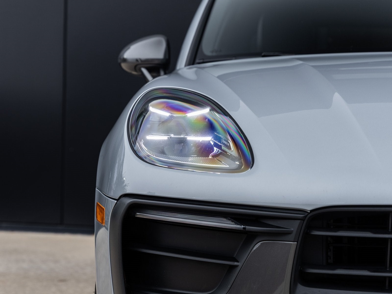 2023 Porsche Macan Macan T (MY23)