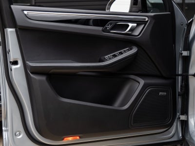 2023 Porsche Macan Macan T (MY23)