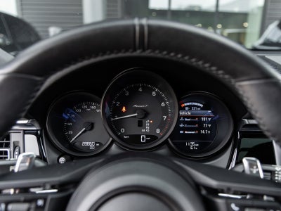 2023 Porsche Macan Macan T (MY23)