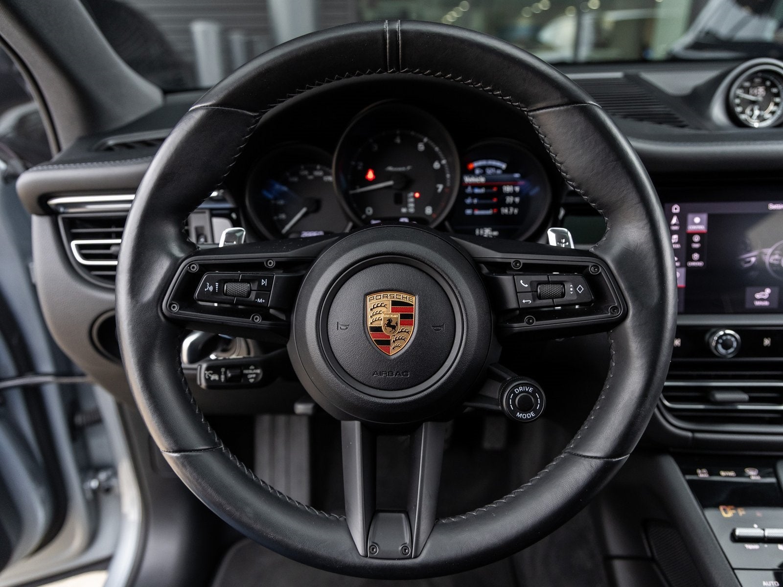 2023 Porsche Macan Macan T (MY23)