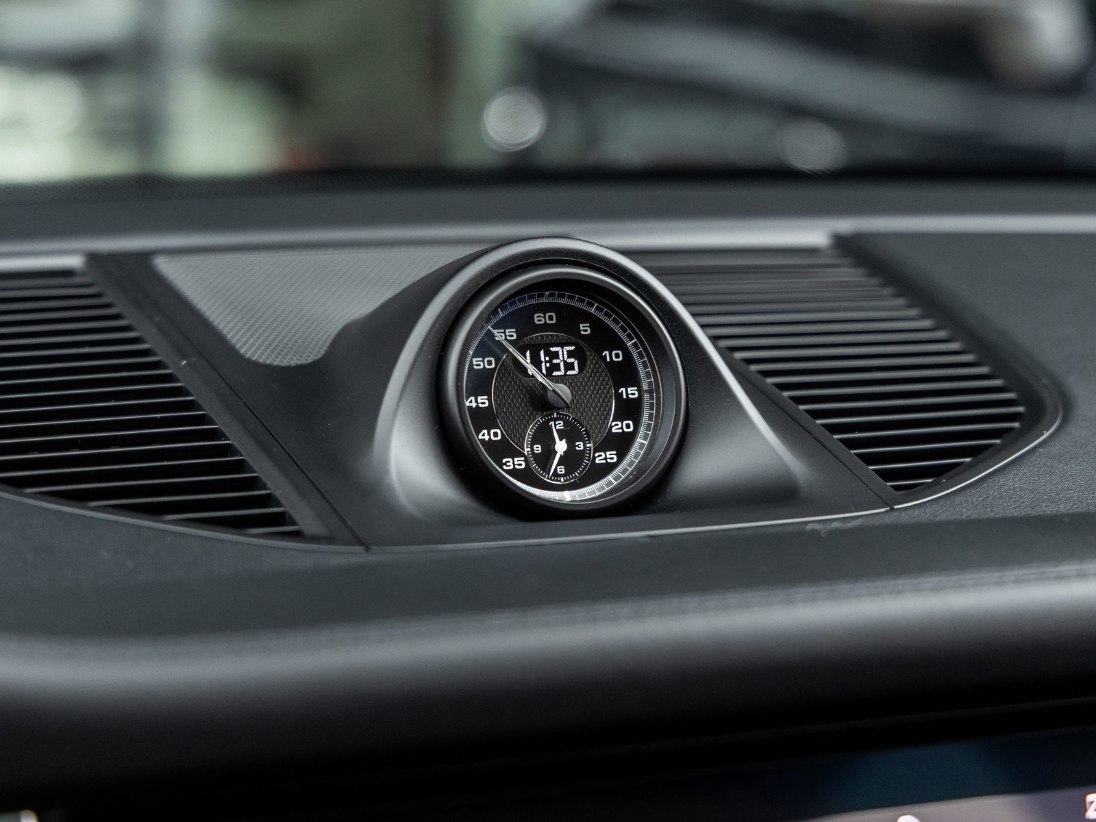 2023 Porsche Macan Macan T (MY23)