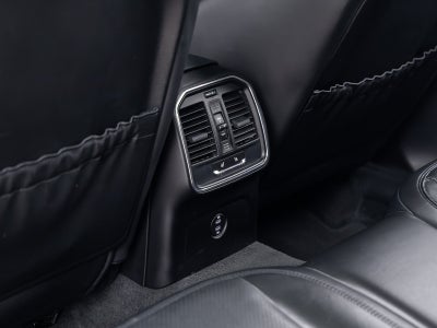 2023 Porsche Macan Macan T (MY23)