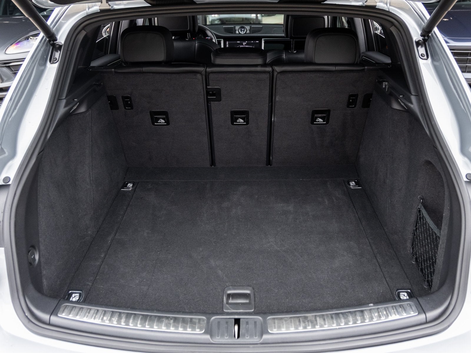 2023 Porsche Macan Macan T (MY23)