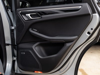 2023 Porsche Macan Macan T (MY23)