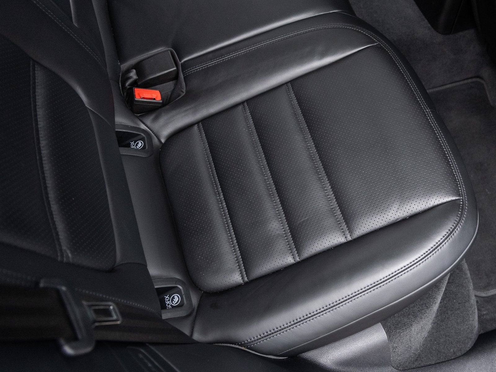 2023 Porsche Macan Macan T (MY23)