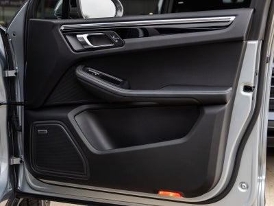 2023 Porsche Macan Macan T (MY23)